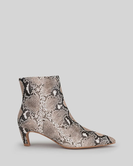 Chaos & Harmony - Nightfall Boot