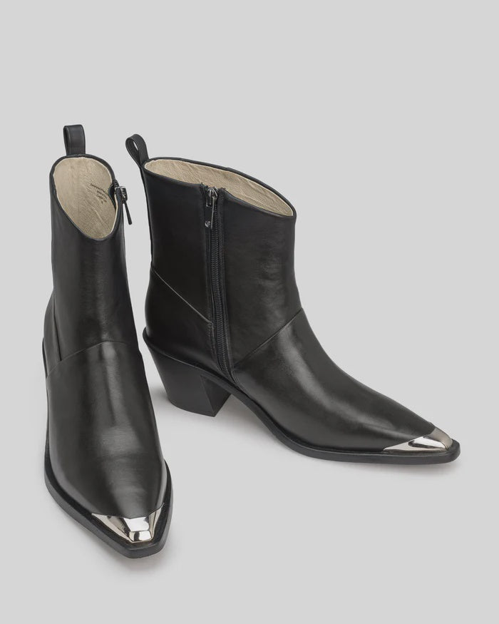 Chaos & Harmony Zealous Boot